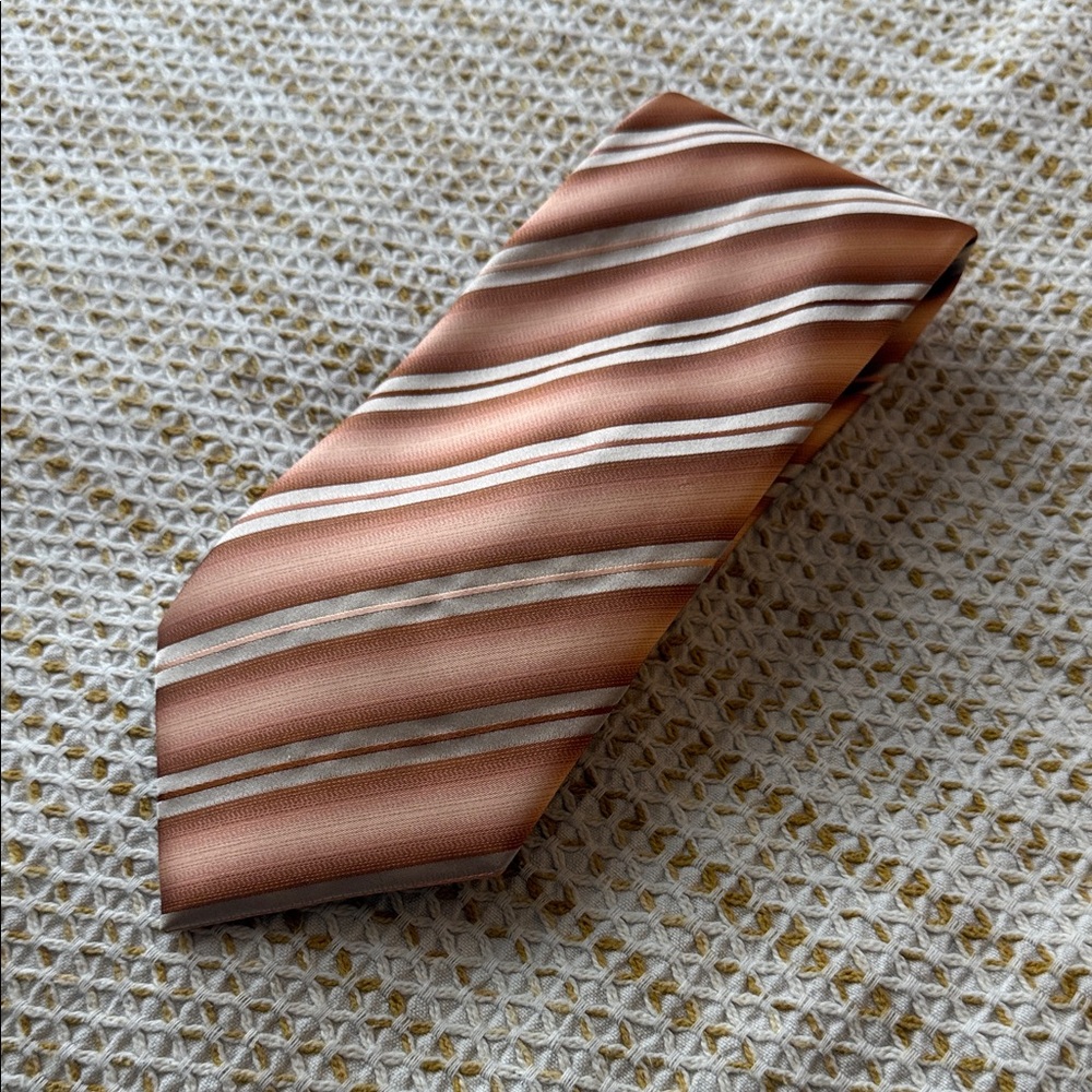 Kenneth Cole Men's 100% Silk Striped Tie in Tan Brown Cream Stripes